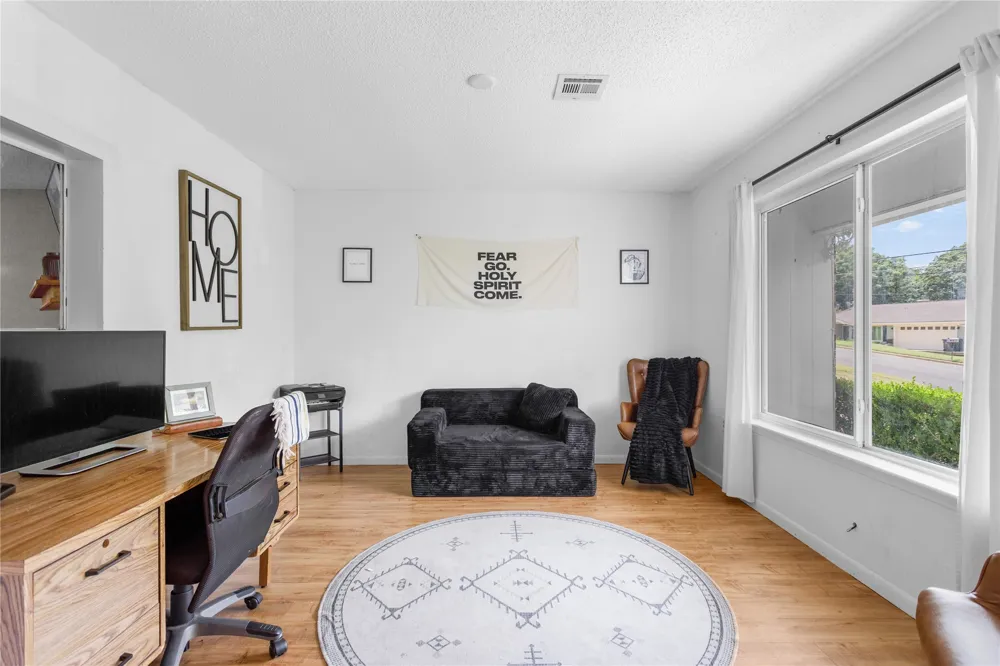 1017 Wedgewood Drive Woodway, TX 76712