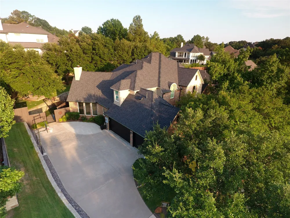 805 Lake Breeze Drive Highland Village, TX 75077
