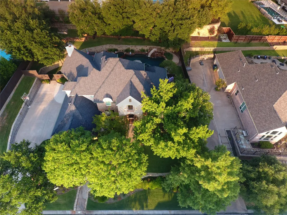 805 Lake Breeze Drive Highland Village, TX 75077