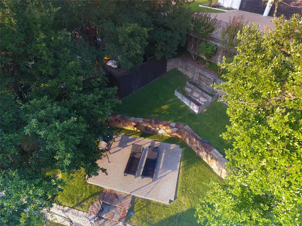 805 Lake Breeze Drive Highland Village, TX 75077