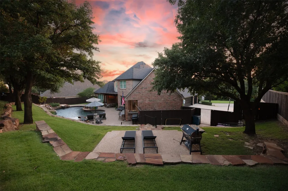 805 Lake Breeze Drive Highland Village, TX 75077