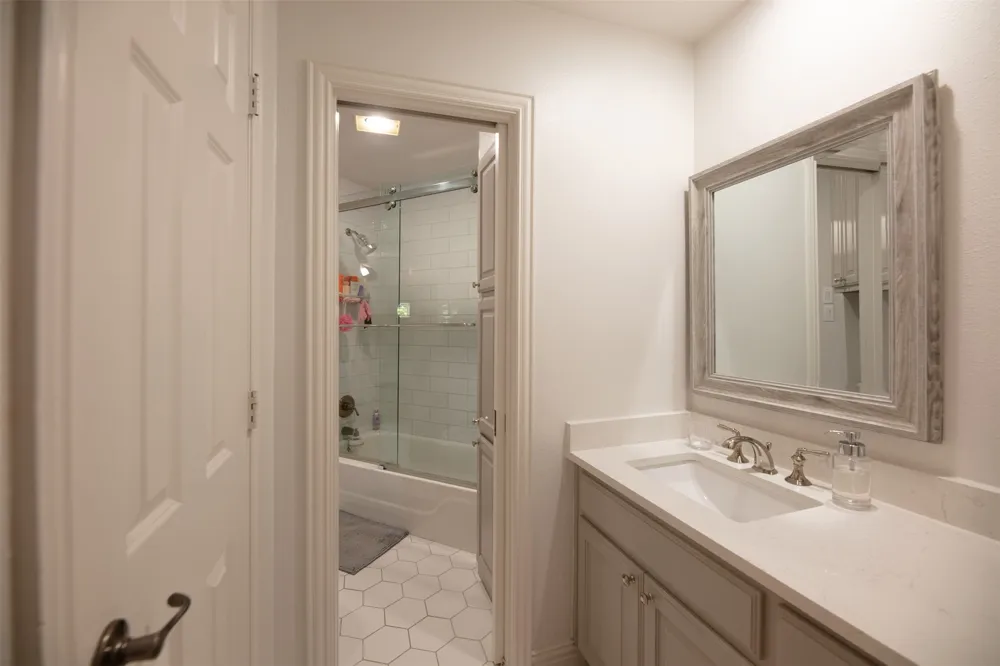 805 Lake Breeze Drive Highland Village, TX 75077