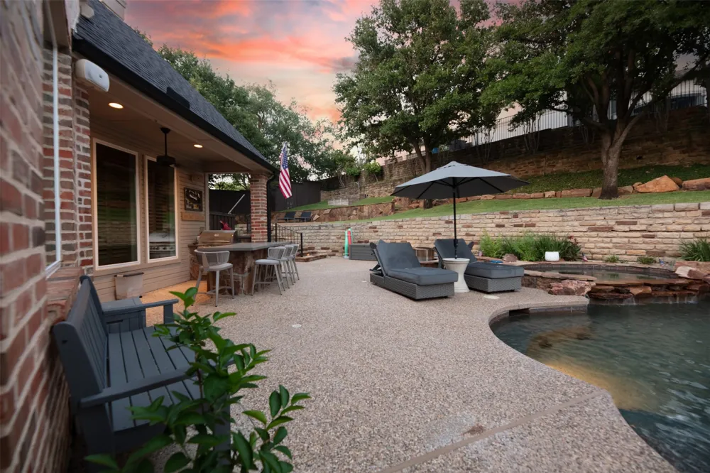 805 Lake Breeze Drive Highland Village, TX 75077
