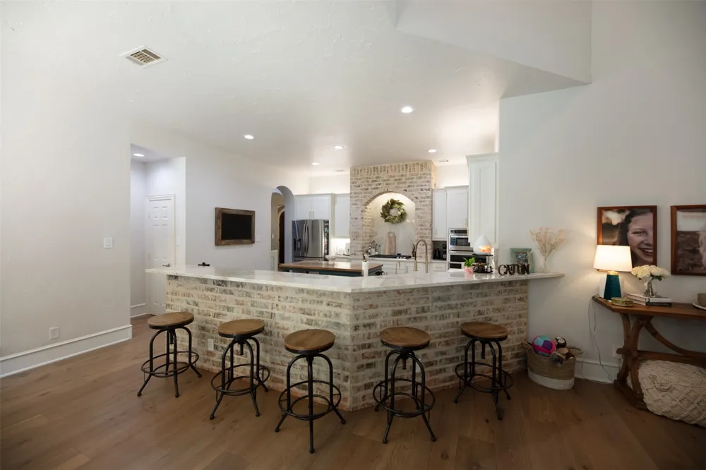 805 Lake Breeze Drive Highland Village, TX 75077