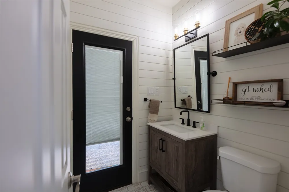 805 Lake Breeze Drive Highland Village, TX 75077
