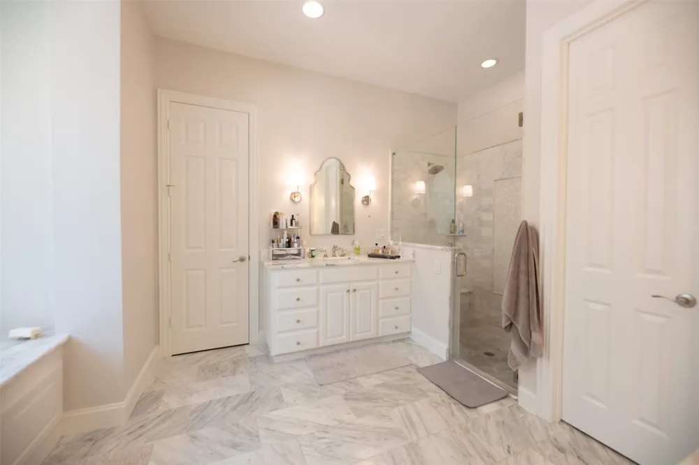 805 Lake Breeze Drive Highland Village, TX 75077