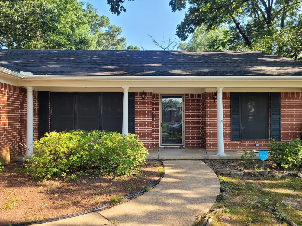2840 HUBBARD Paris, TX 75460