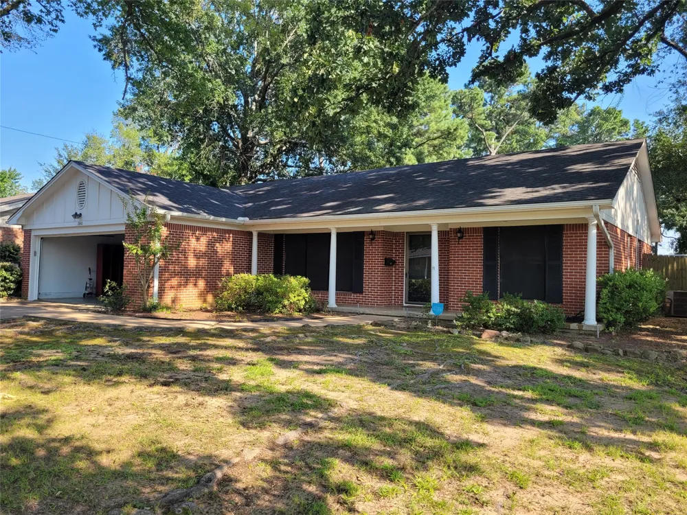 2840 HUBBARD Paris, TX 75460