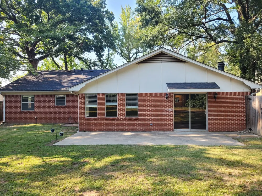 2840 HUBBARD Paris, TX 75460