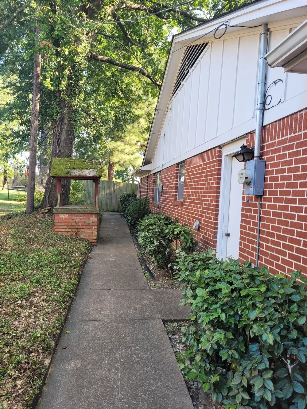 2840 HUBBARD Paris, TX 75460