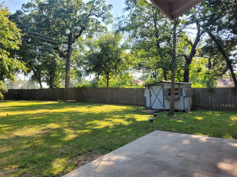 2840 HUBBARD Paris, TX 75460
