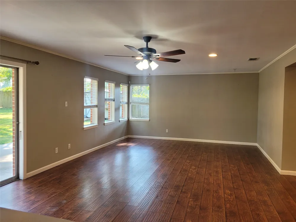 2840 HUBBARD Paris, TX 75460
