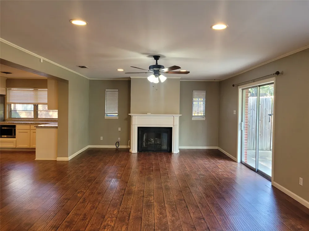2840 HUBBARD Paris, TX 75460