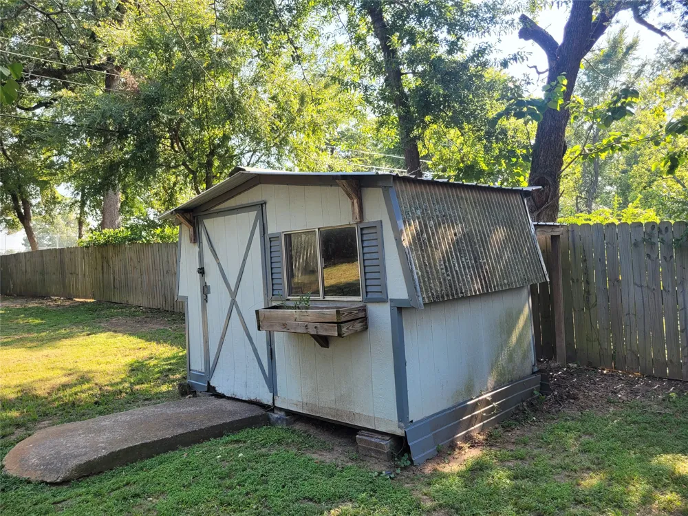 2840 HUBBARD Paris, TX 75460