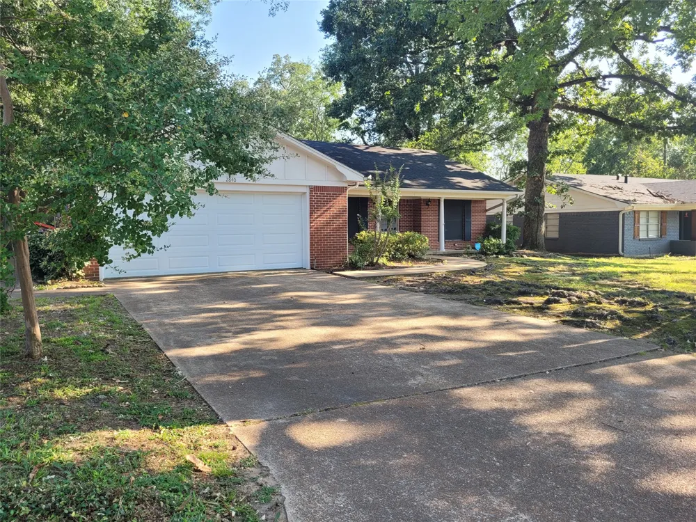 2840 HUBBARD Paris, TX 75460