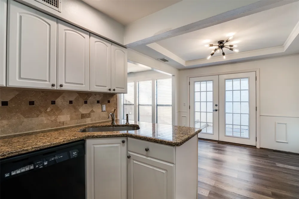17018 Planters Row Addison, TX 75001
