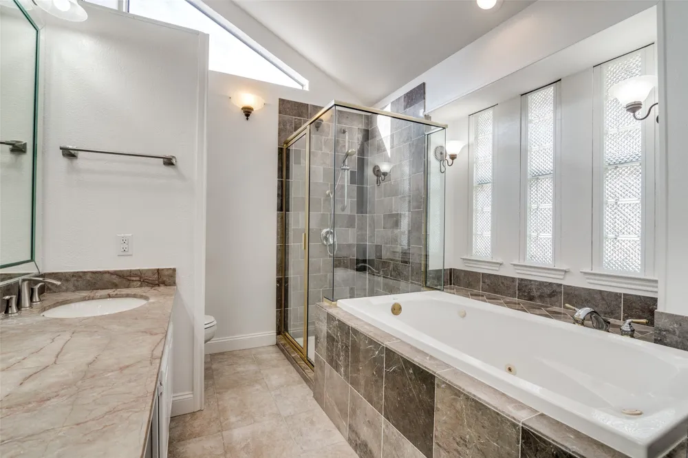 17018 Planters Row Addison, TX 75001
