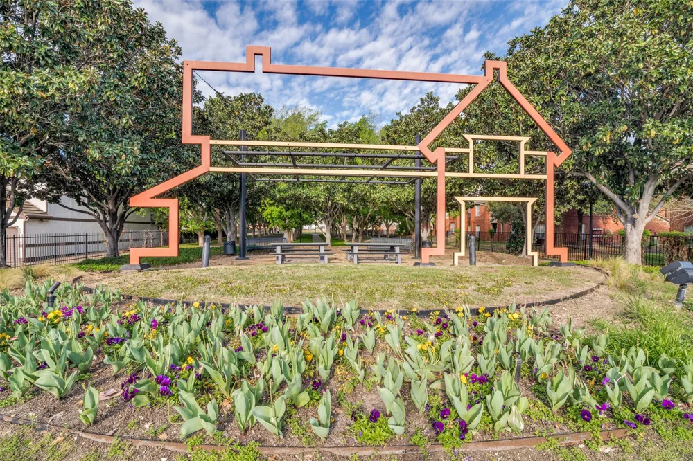 17018 Planters Row Addison, TX 75001