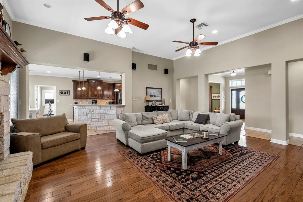 2765 Pleasant Run Road McGregor, TX 76657