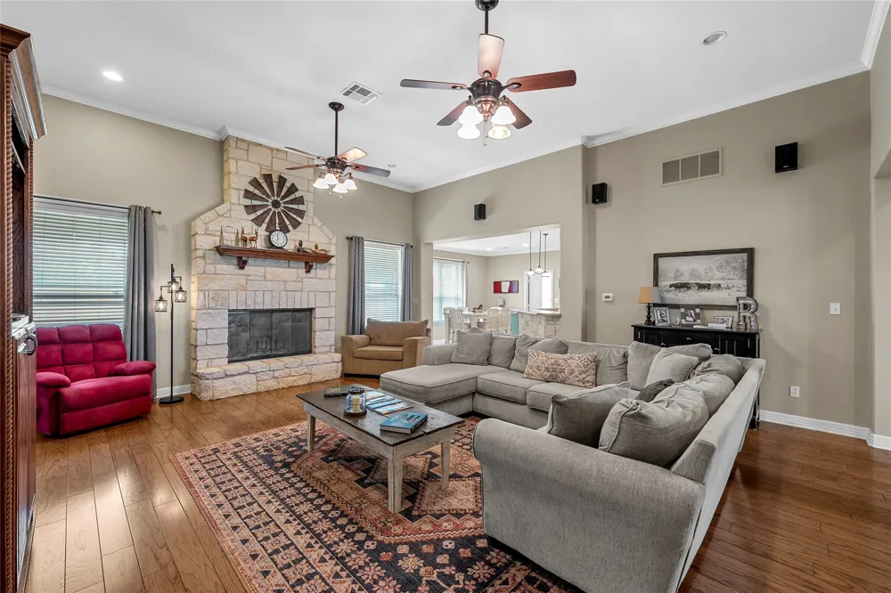 2765 Pleasant Run Road McGregor, TX 76657