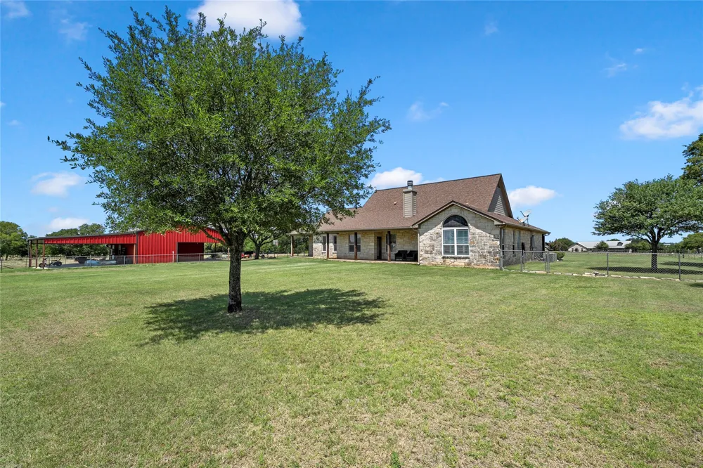 2765 Pleasant Run Road McGregor, TX 76657