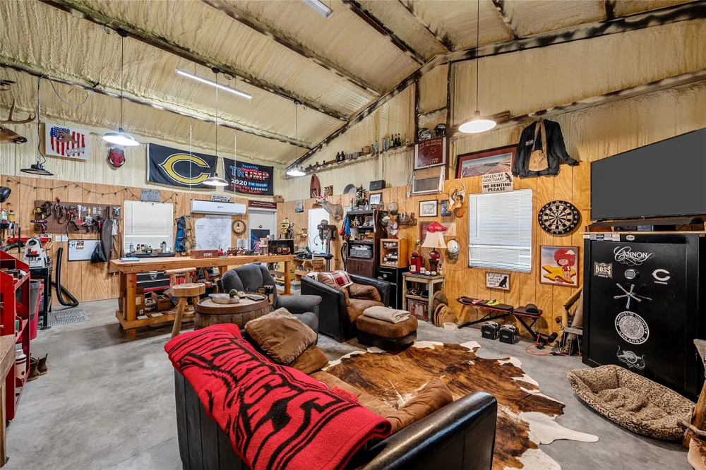 2765 Pleasant Run Road McGregor, TX 76657