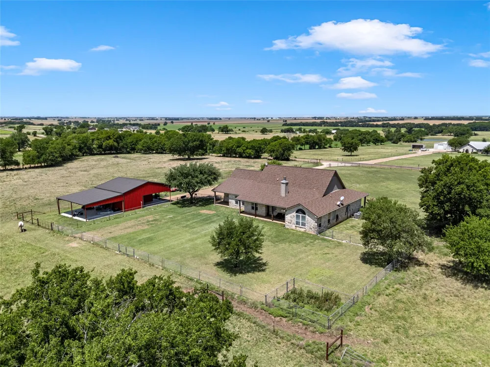 2765 Pleasant Run Road McGregor, TX 76657