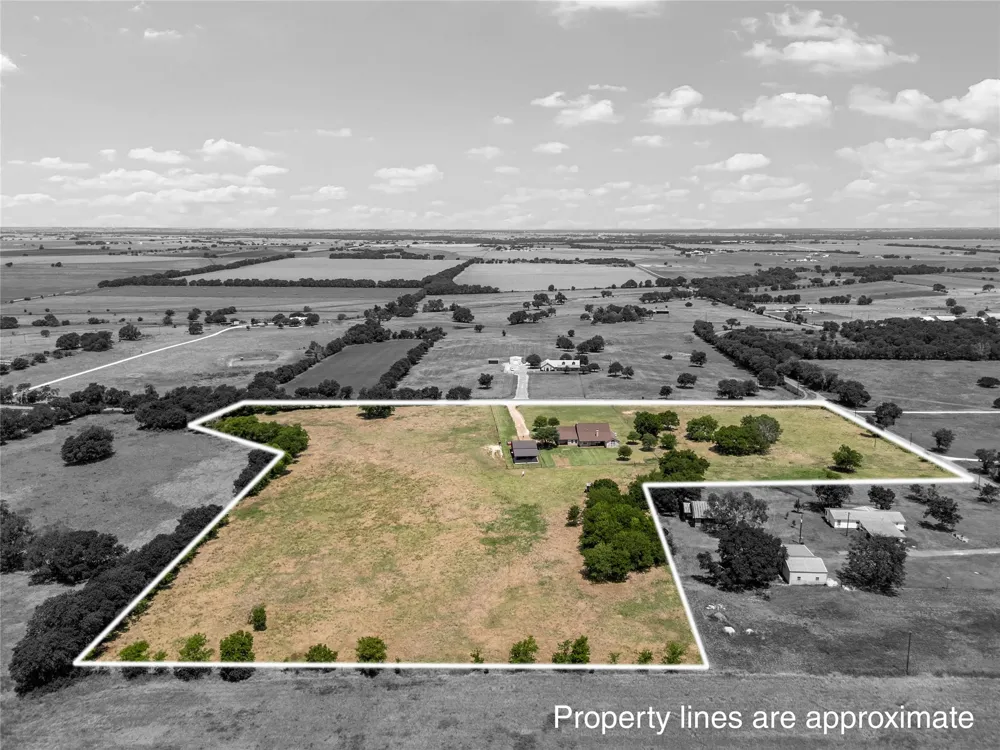 2765 Pleasant Run Road McGregor, TX 76657