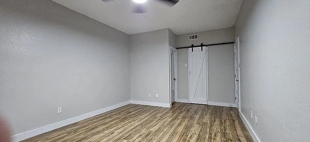 2100 Tanglewilde #167 Houston, TX 77063
