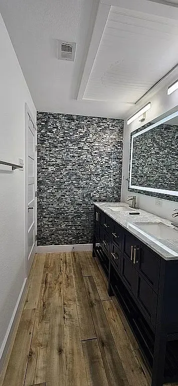 2100 Tanglewilde #167 Houston, TX 77063