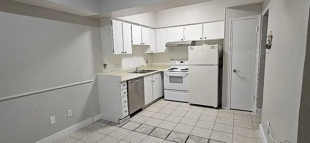 2100 Tanglewilde #167 Houston, TX 77063