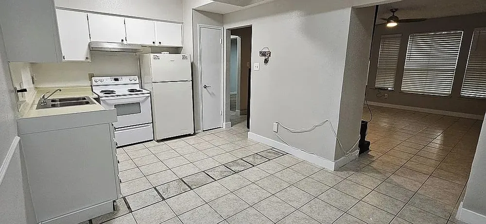 2100 Tanglewilde #167 Houston, TX 77063