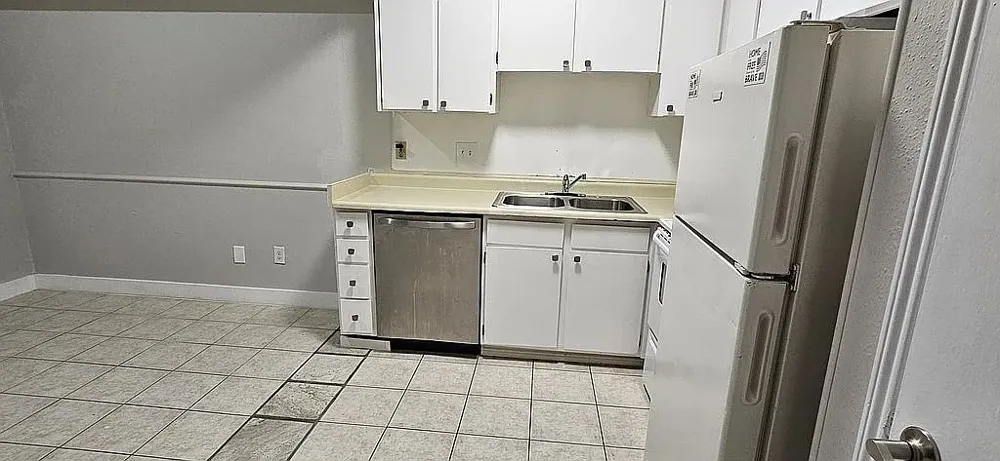 2100 Tanglewilde #167 Houston, TX 77063