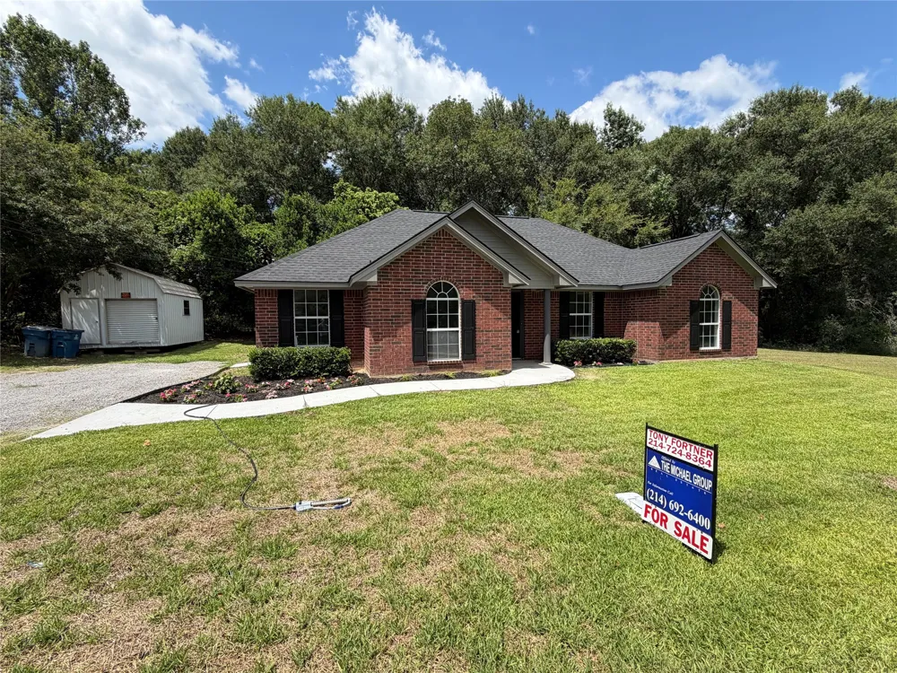 105 E Foggle Street Athens, TX 75751