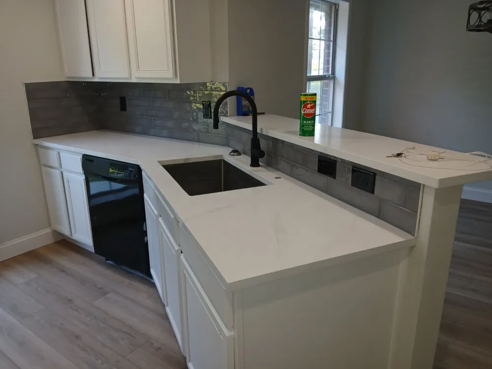 105 E Foggle Street Athens, TX 75751