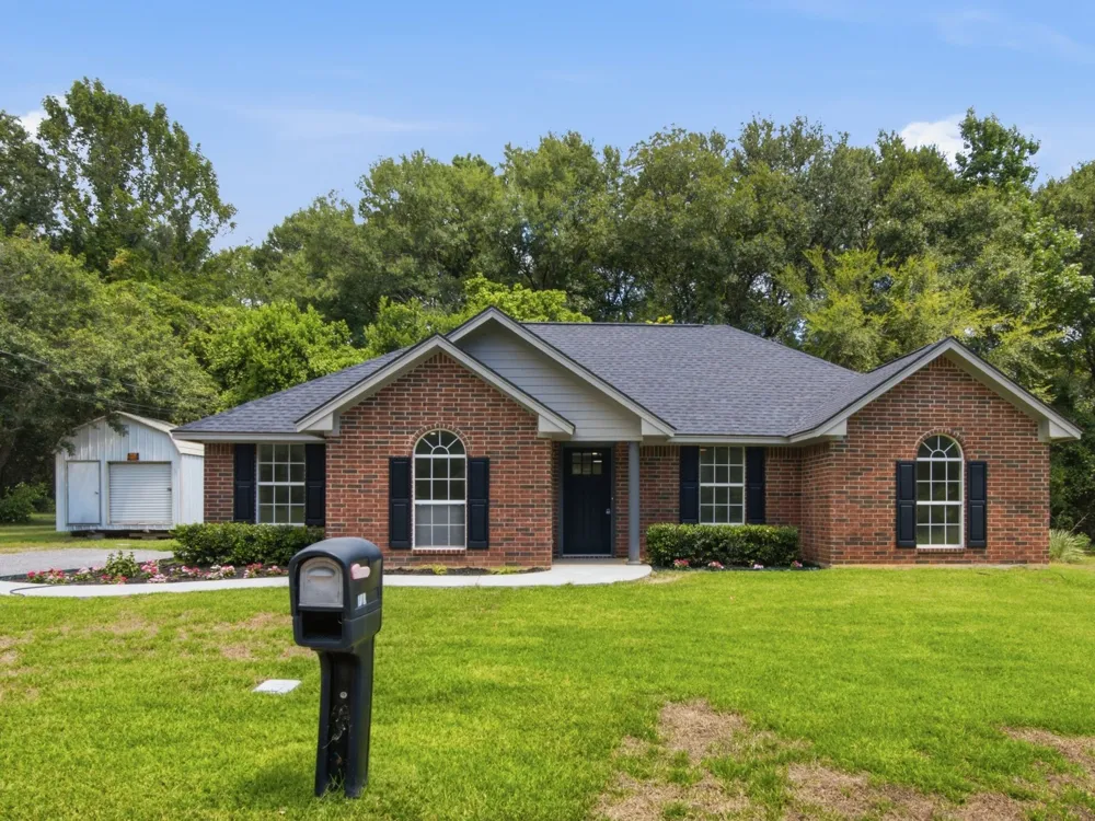 105 E Foggle Street Athens, TX 75751