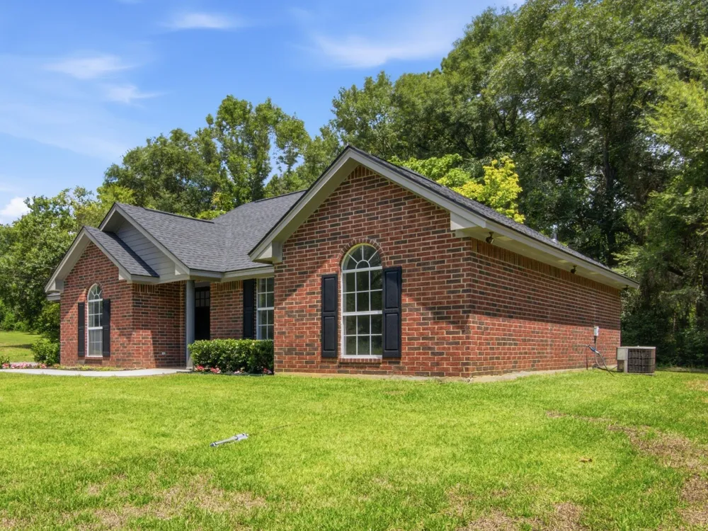 105 E Foggle Street Athens, TX 75751