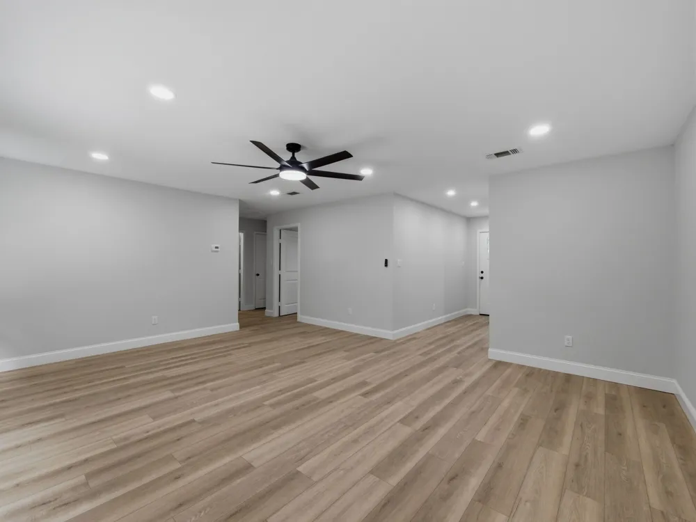 105 E Foggle Street Athens, TX 75751