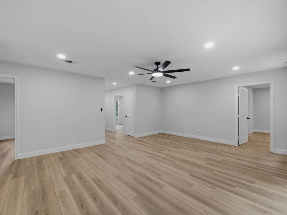 105 E Foggle Street Athens, TX 75751