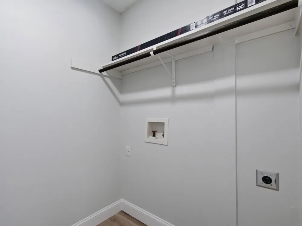 105 E Foggle Street Athens, TX 75751