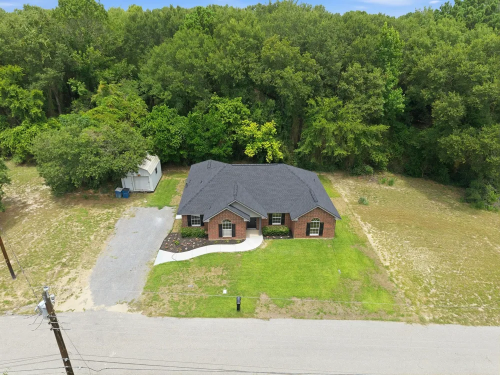 105 E Foggle Street Athens, TX 75751