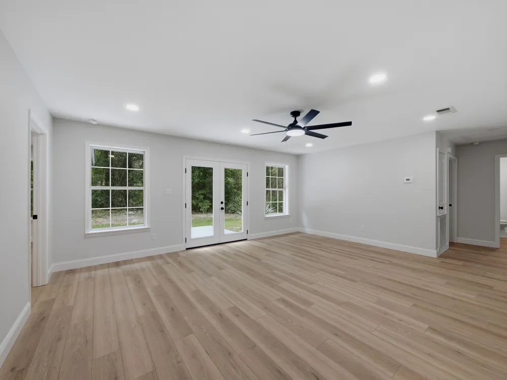 105 E Foggle Street Athens, TX 75751