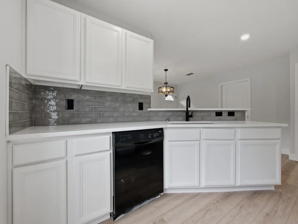 105 E Foggle Street Athens, TX 75751