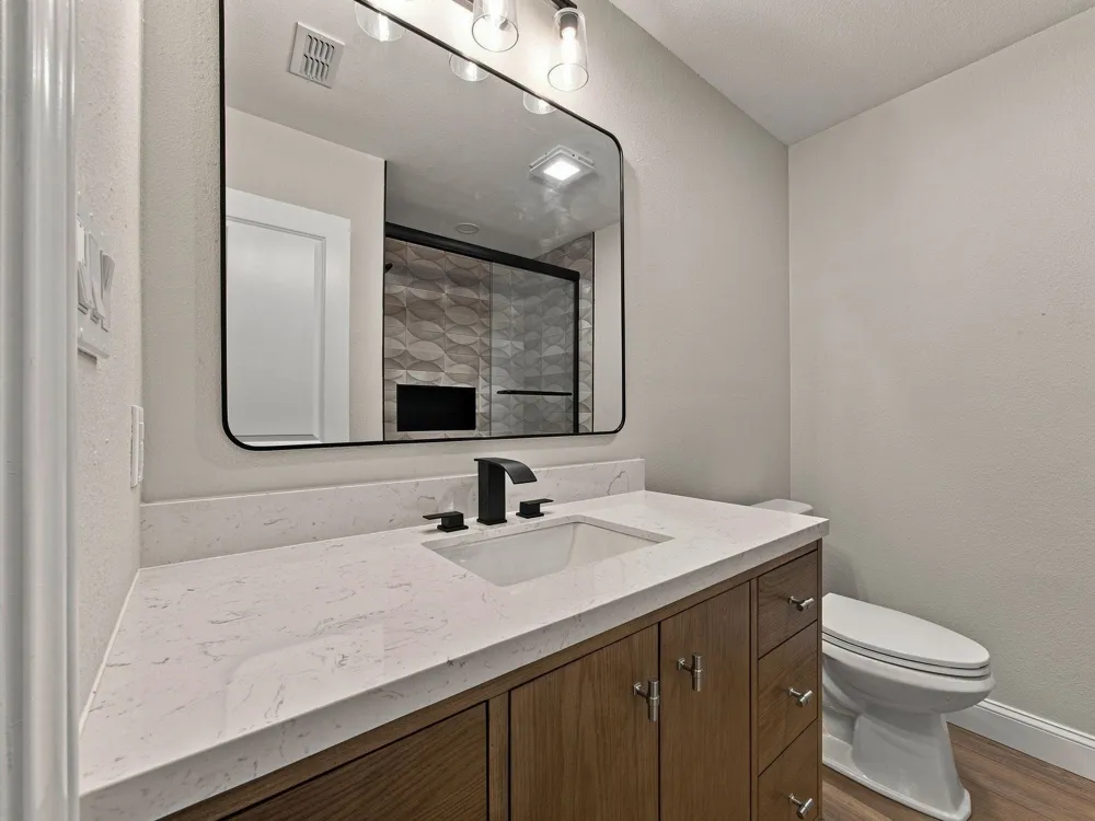 105 E Foggle Street Athens, TX 75751