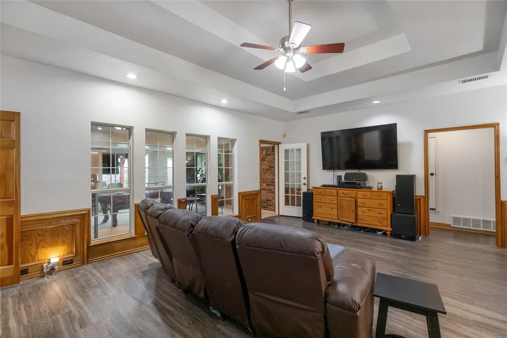 2108 Oakmeadow Place Bedford, TX 76021