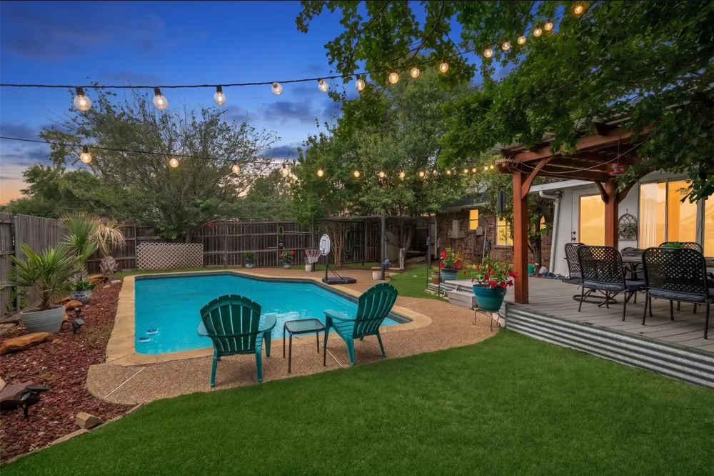 2108 Oakmeadow Place Bedford, TX 76021