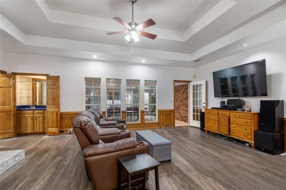 2108 Oakmeadow Place Bedford, TX 76021