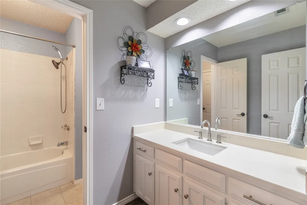 2108 Oakmeadow Place Bedford, TX 76021