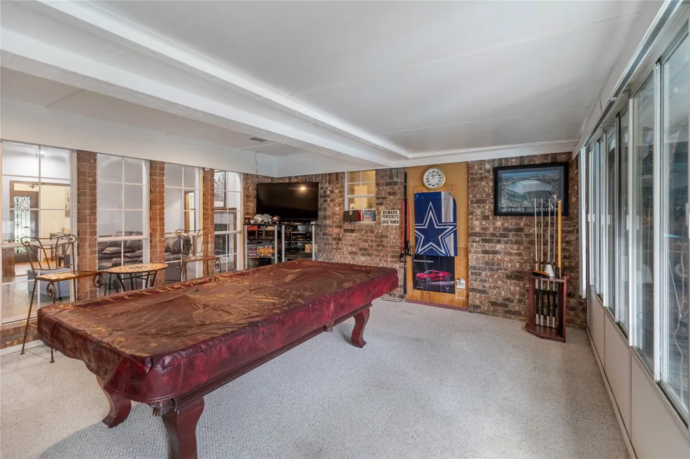 2108 Oakmeadow Place Bedford, TX 76021