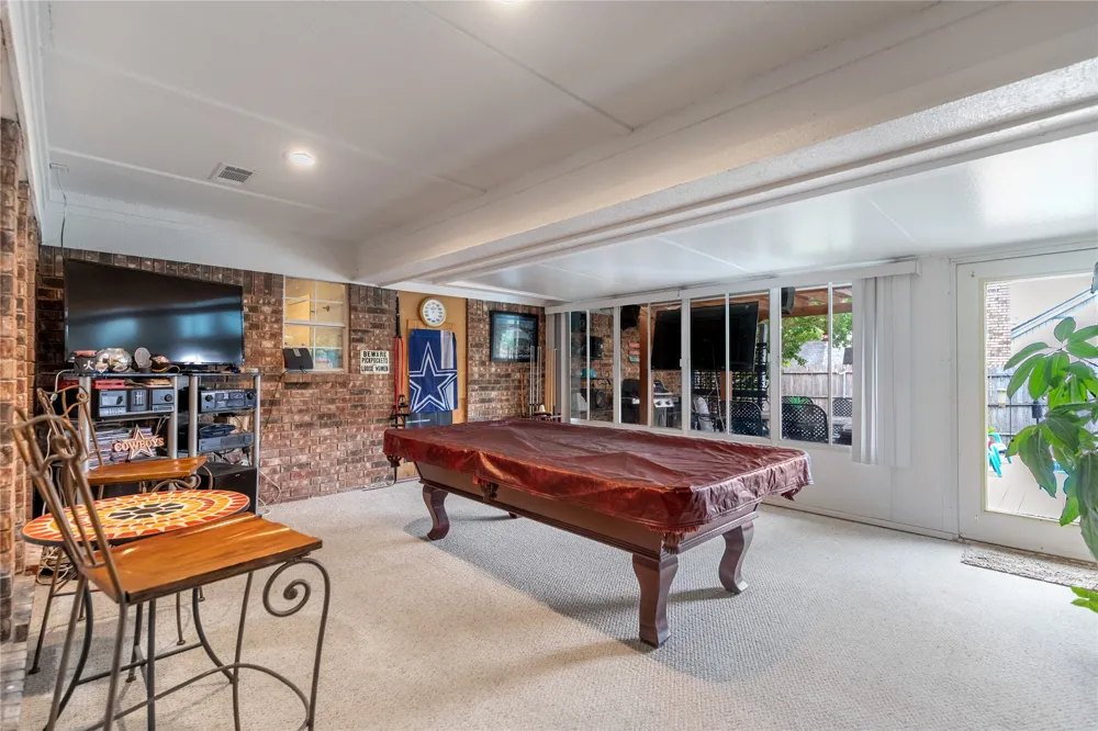 2108 Oakmeadow Place Bedford, TX 76021